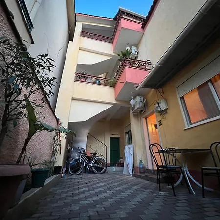 Innerbloom Private House Appartamento Tirana