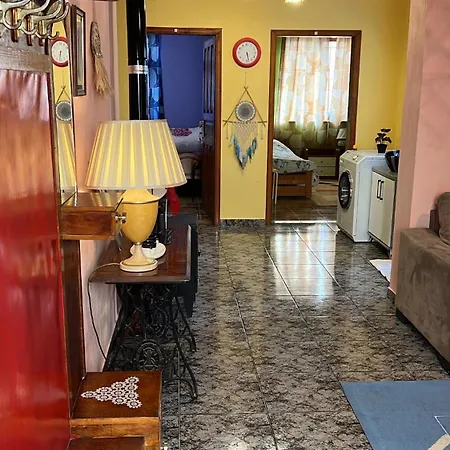 アパート Innerbloom ティラナ