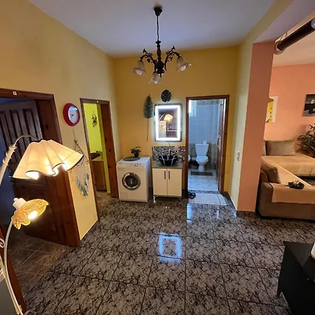 Apartment Innerbloom Private House